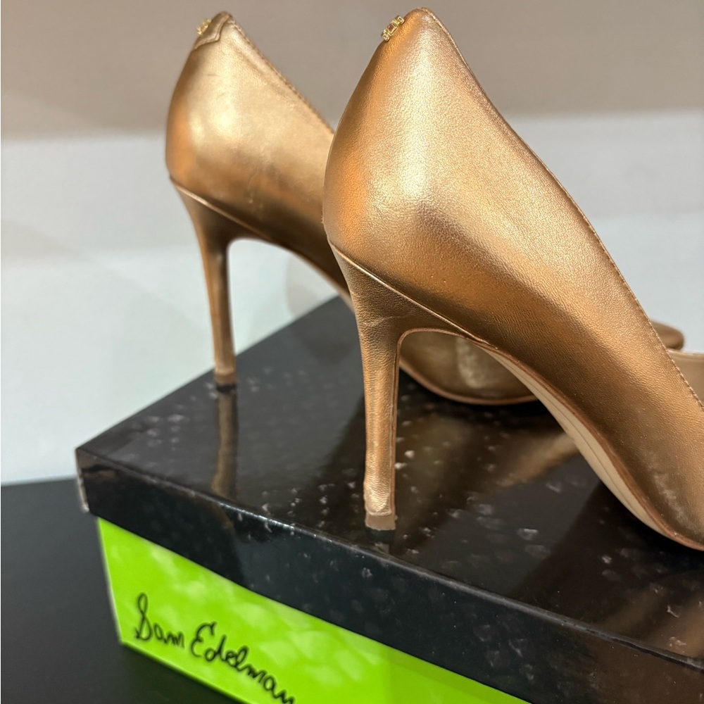 Sam Edelman Hazel Pump in Golden Copper - Picture 11 of 16